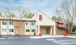 Отель Red Roof Inn PLUS+ South Deerfield - Amherst  Юг Дирфилд